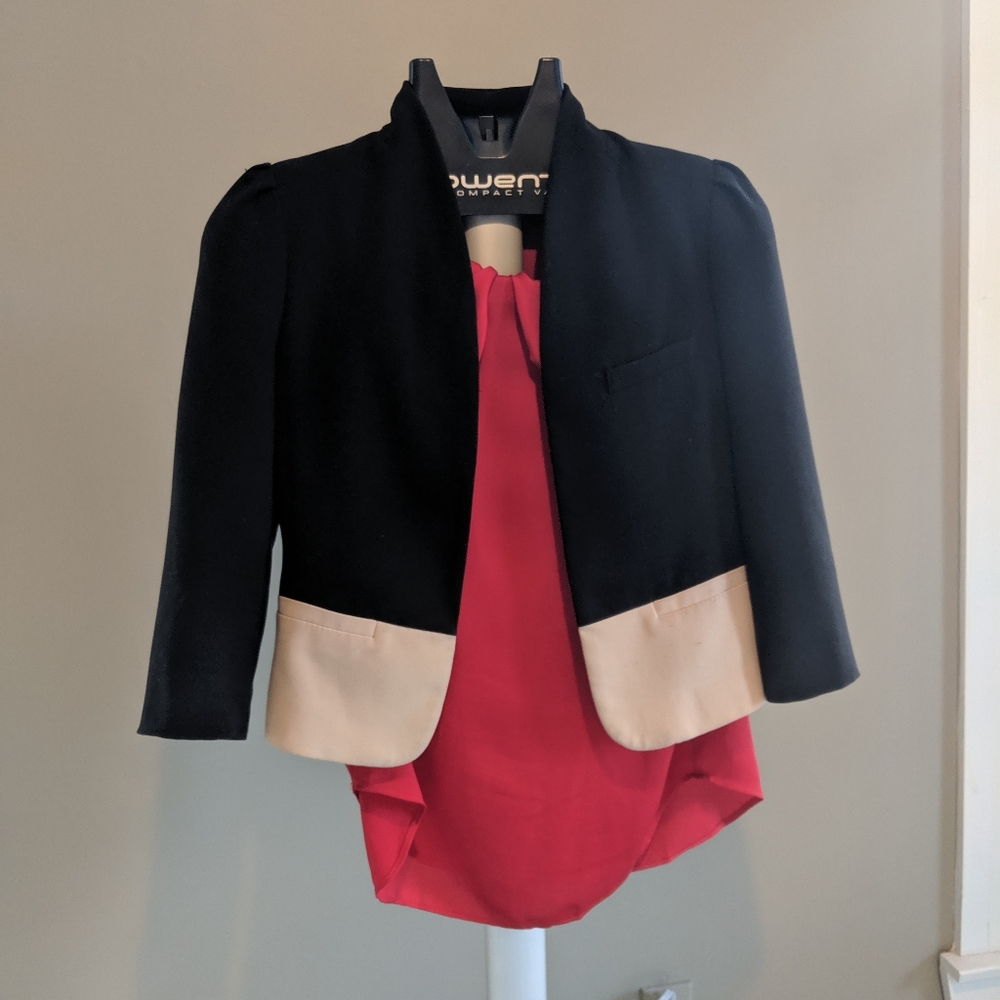 Black Forever 21 short blazer